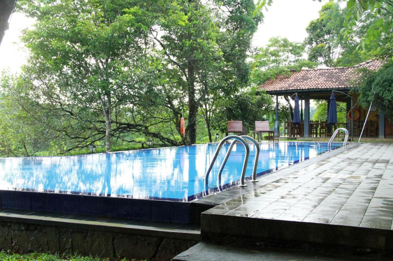 Lake Serenity Resort & Spa Kuruwita 외부 사진